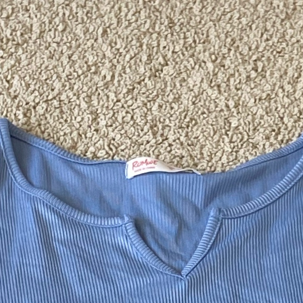 Blue shirt - Picture 2 of 2